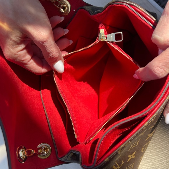 Louis Vuitton Pallas Chain Monogram - Picture 6 of 15